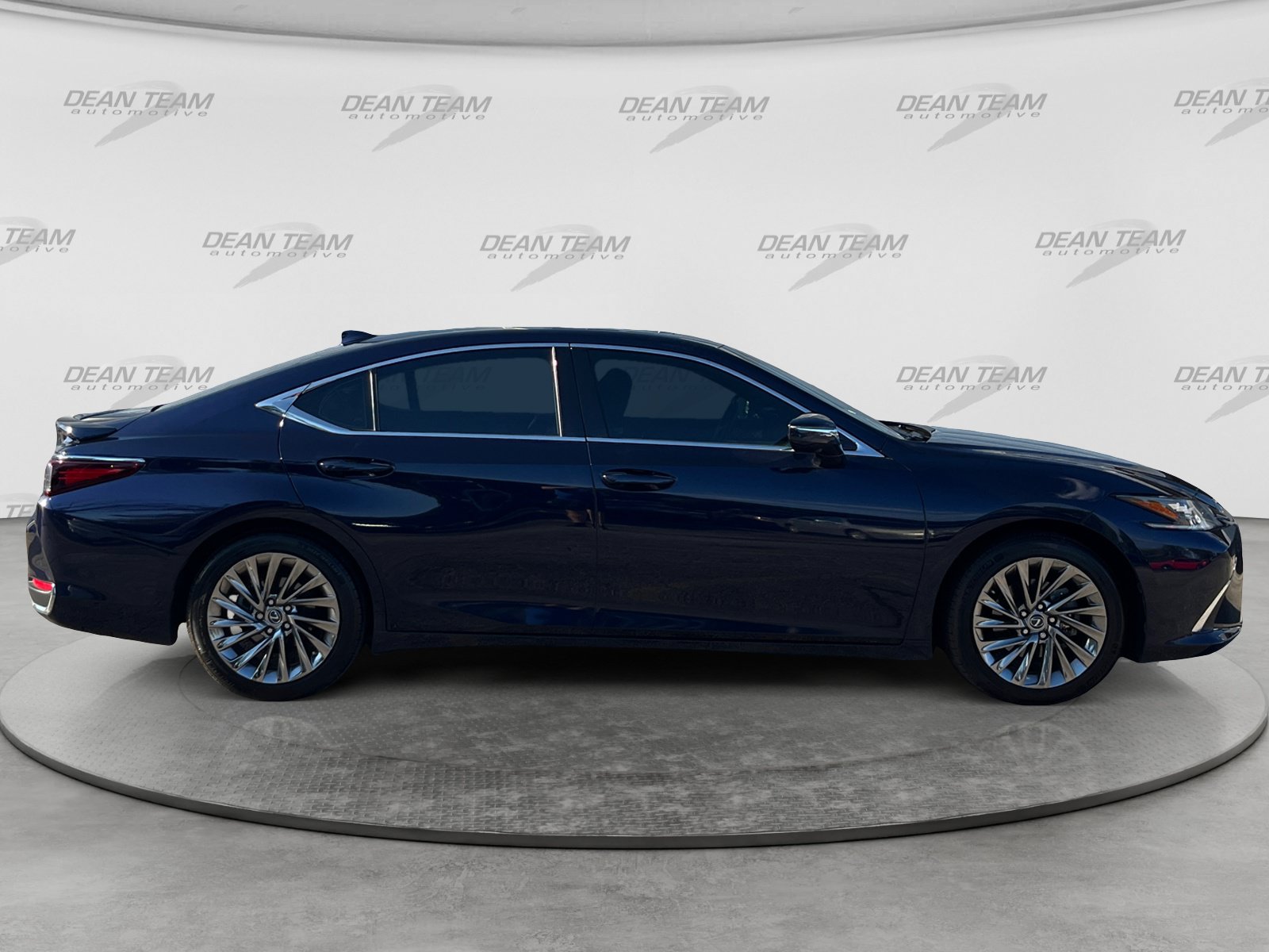 Used 2025 Lexus ES 300h Ultra Luxury w/ Accessory Package (Z2) FWD image 8