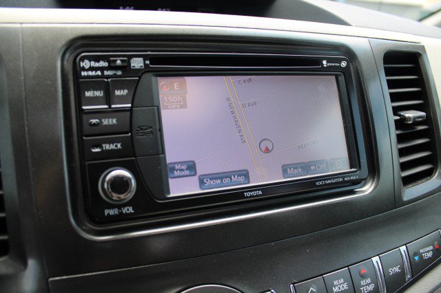 Used 2013 Toyota Sienna XLE FWD image 15