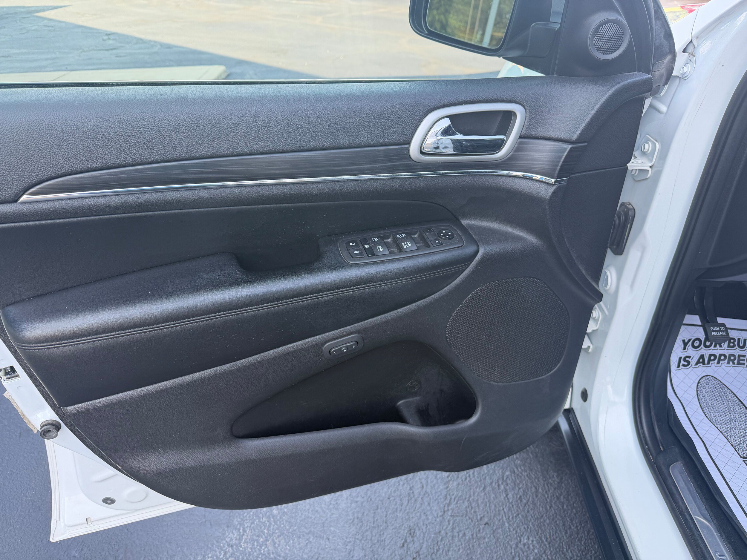 Used 2022 Jeep Grand Cherokee Limited AWD/4WD image 13