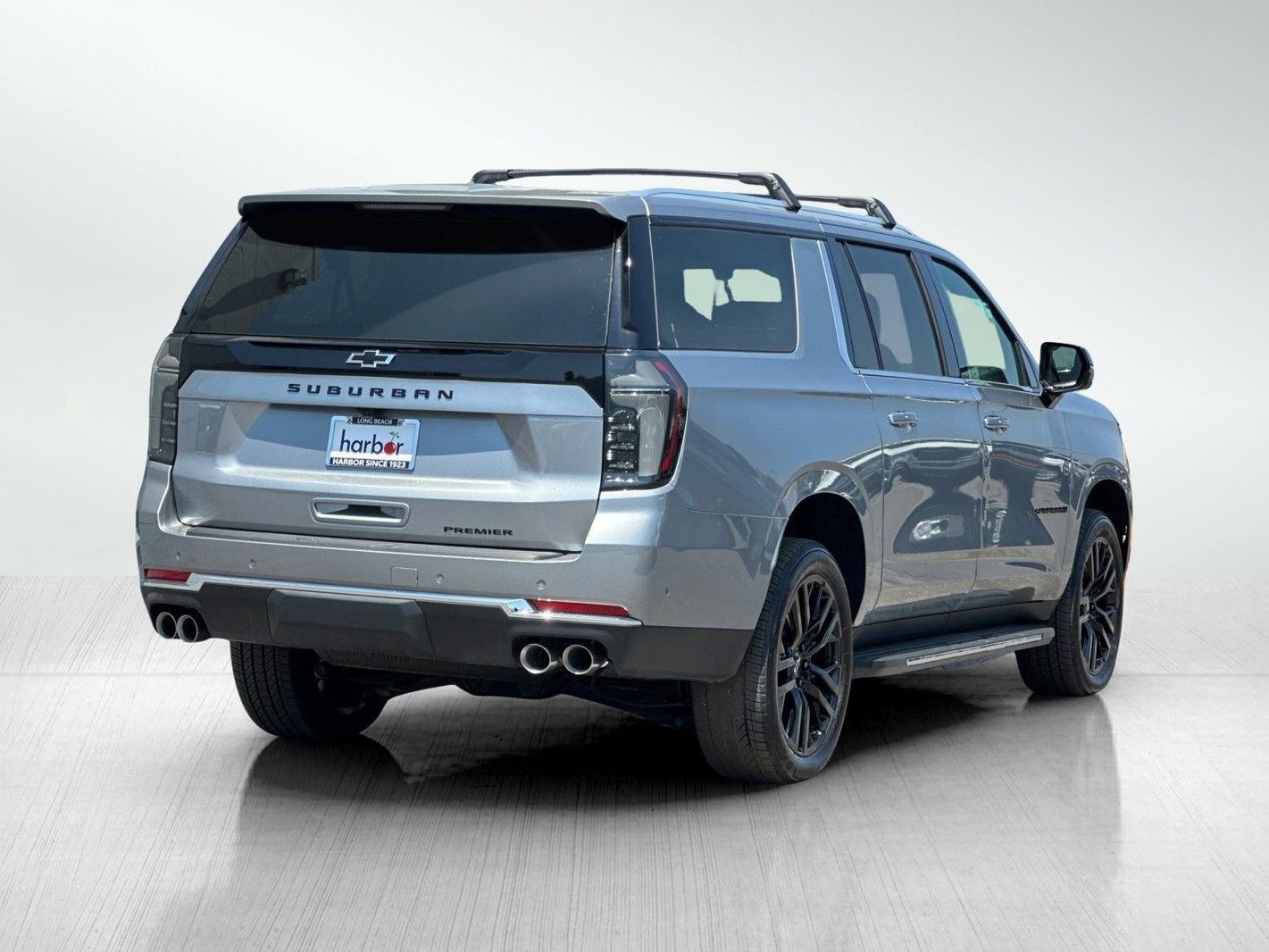 New 2025 Chevrolet Suburban Premier AWD/4WD image 4