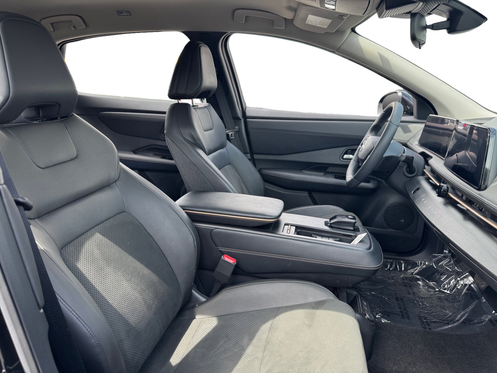 Used 2024 Nissan Ariya FWD image 15