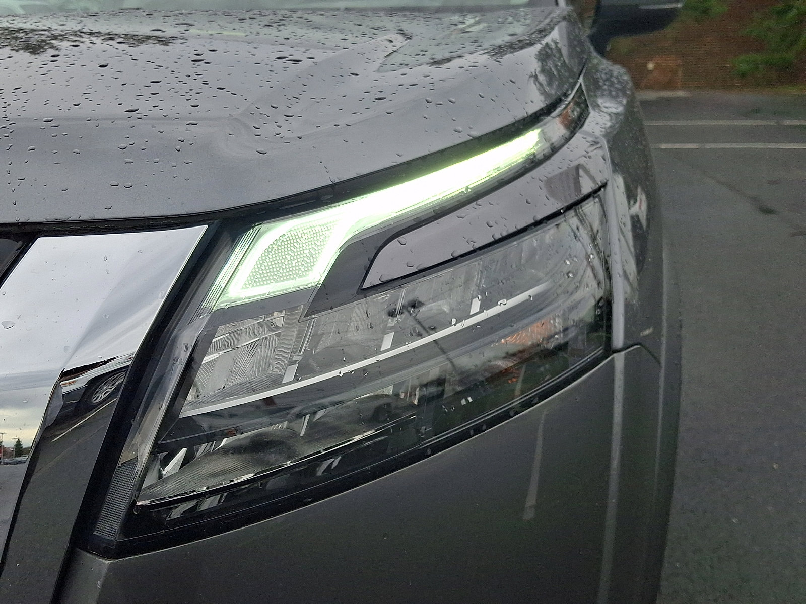 Certified 2024 Nissan Pathfinder SV w/ Lighting Package (N92) image 9