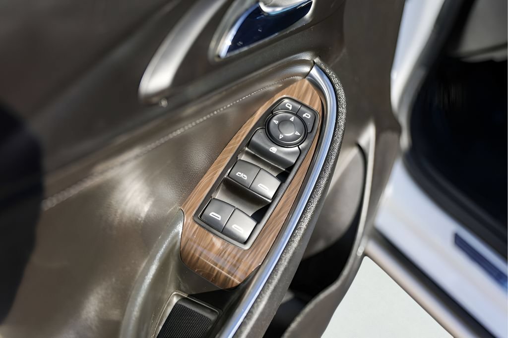 Used 2020 Chevrolet Malibu Premier FWD image 25