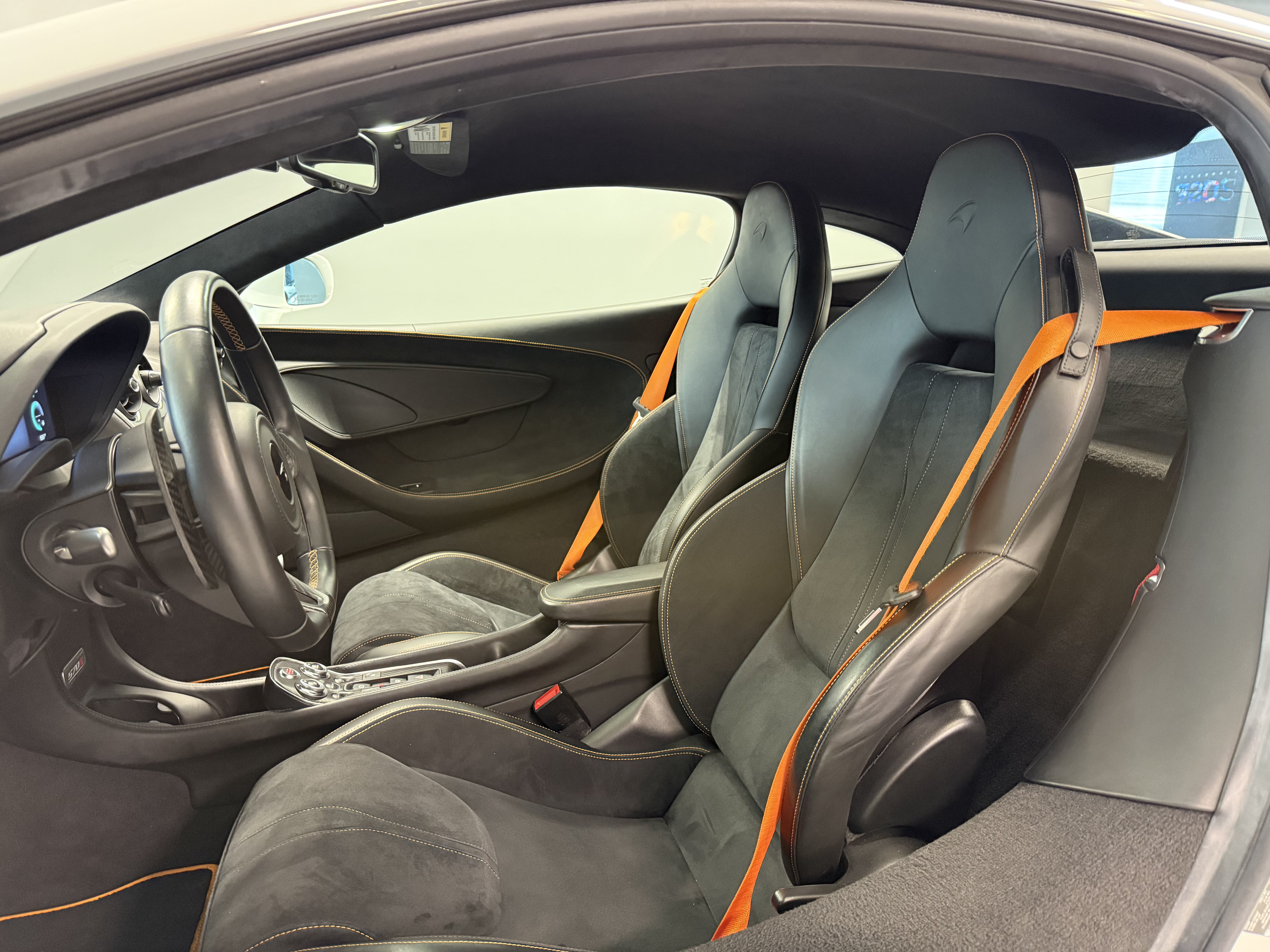 Used 2019 McLaren 570S Coupe RWD image 11