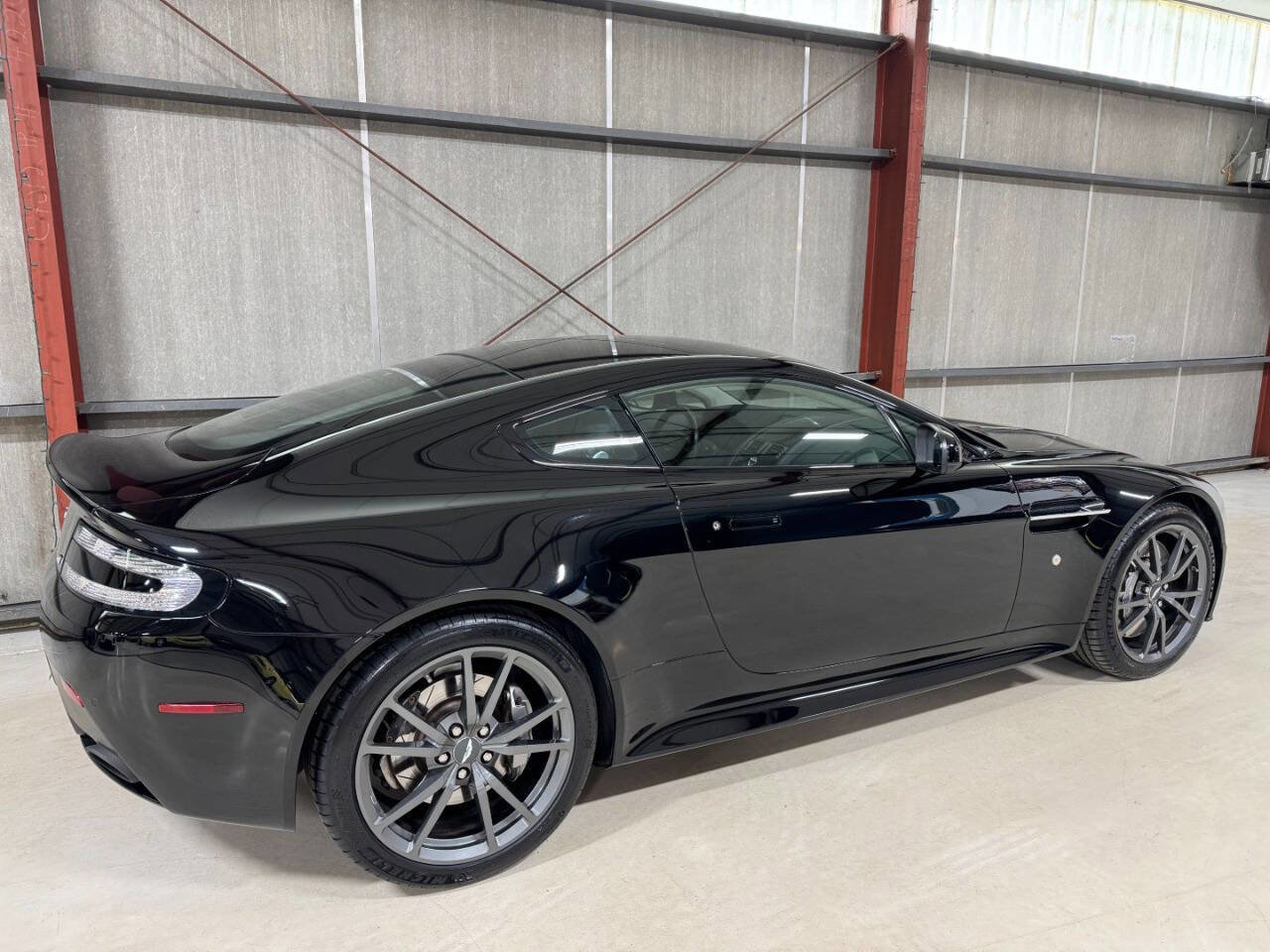 Used 2015 Aston Martin V8 Vantage GT image 11