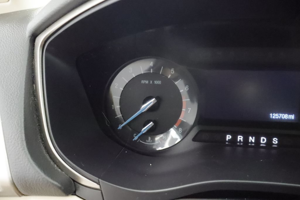 Used 2015 Ford Fusion SE w/ Equipment Group 202A FWD image 27