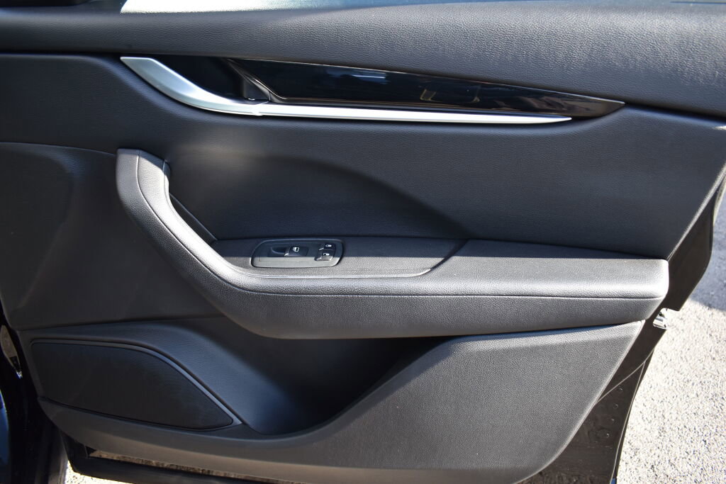 Used 2020 Maserati Levante 3.0L image 24