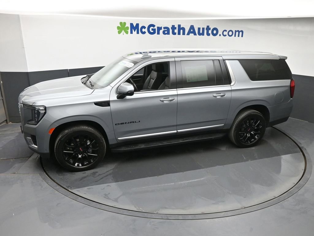 Used 2023 GMC Yukon XL Denali w/ Advanced Technology Package AWD/4WD image 26