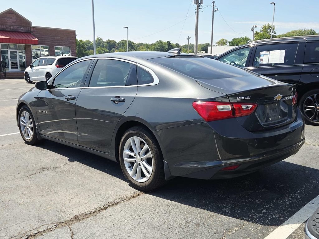 Used 2017 Chevrolet Malibu LT FWD image 3