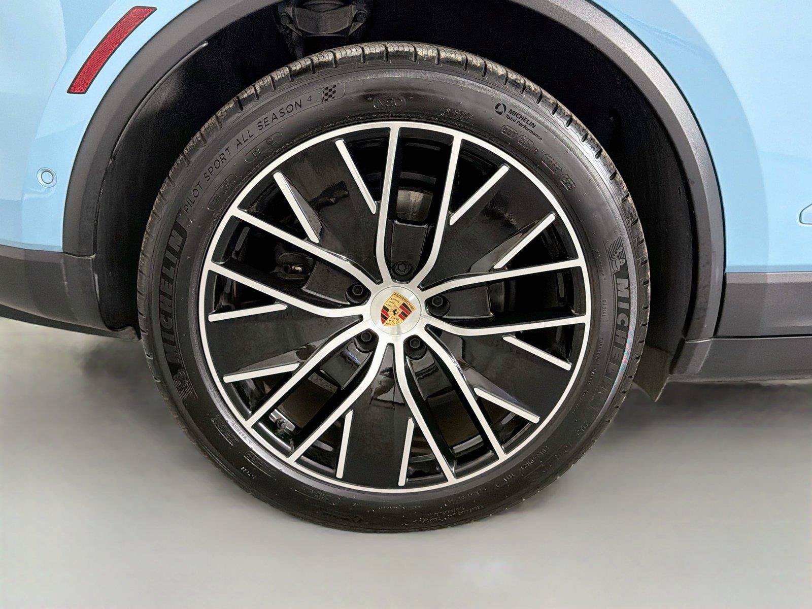 Certified 2026 Porsche Macan Electric RWD image 13