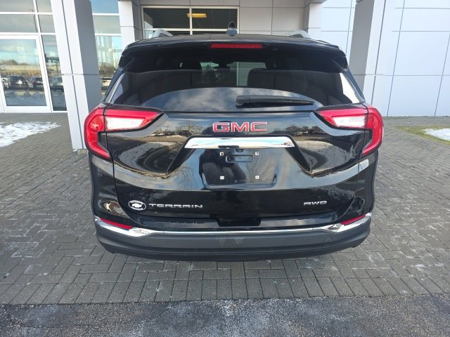 Used 2023 GMC Terrain SLT image 3