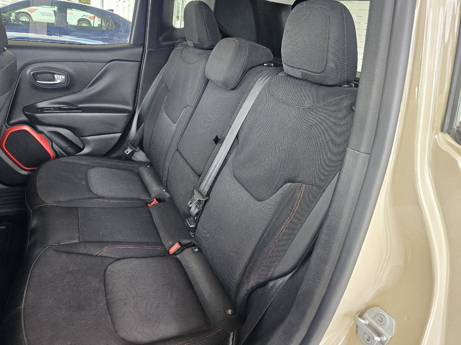 Used 2016 Jeep Renegade Trailhawk w/ Safety & Security Group image 21