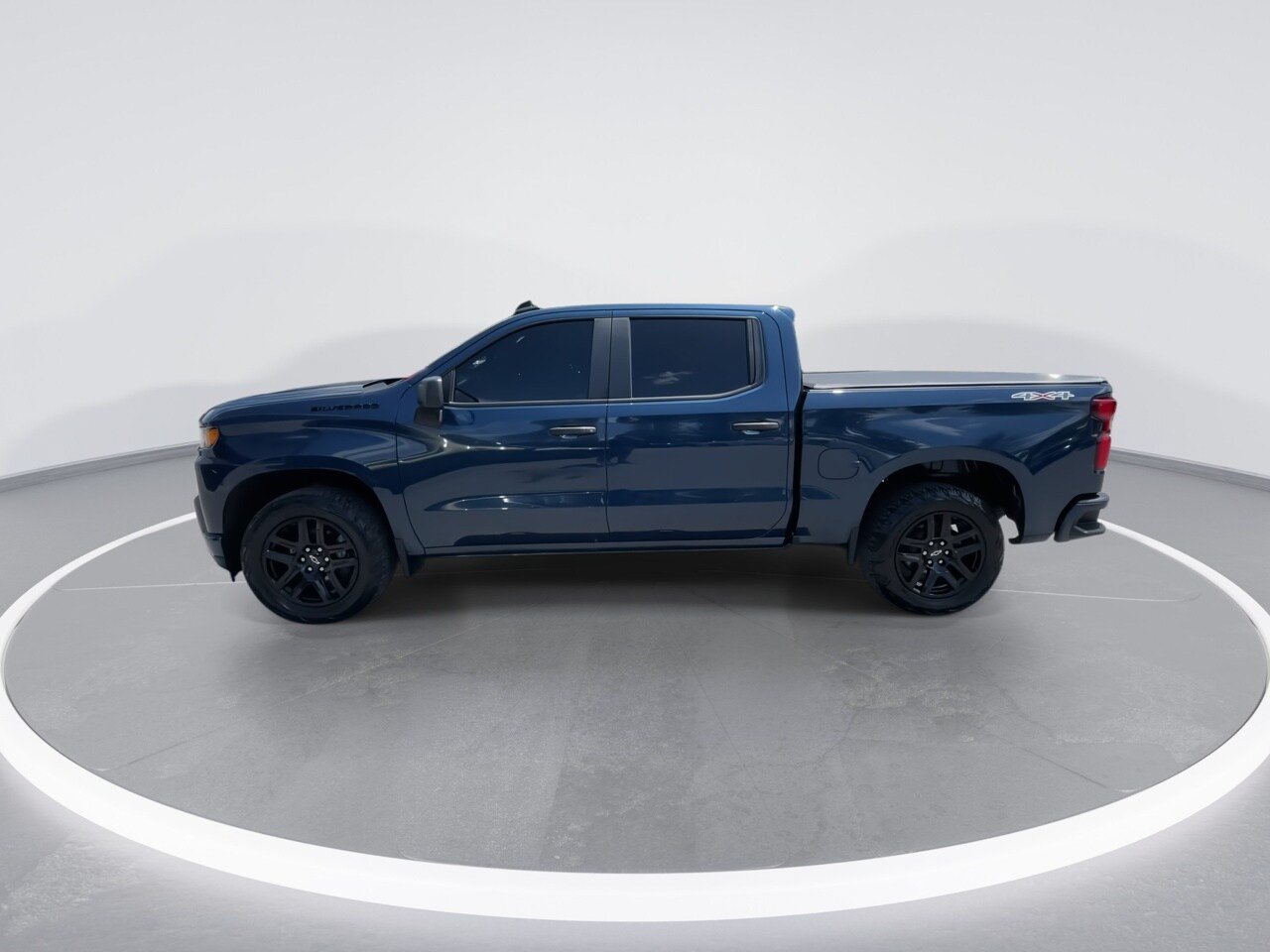 Used 2022 Chevrolet Silverado 1500 Custom w/ LPO, Blackout Package AWD/4WD image 10