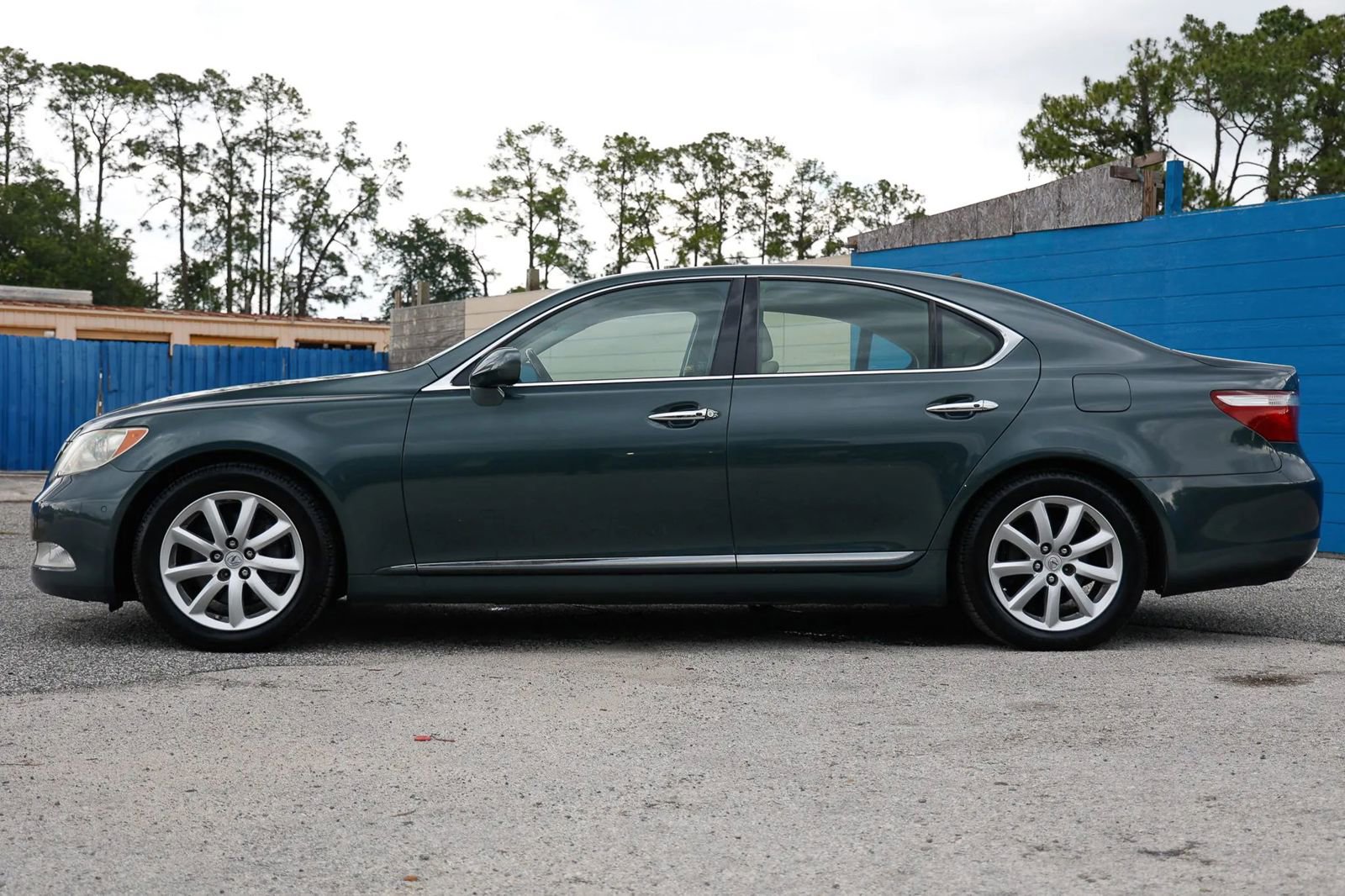 Used 2008 Lexus LS 460 RWD image 3