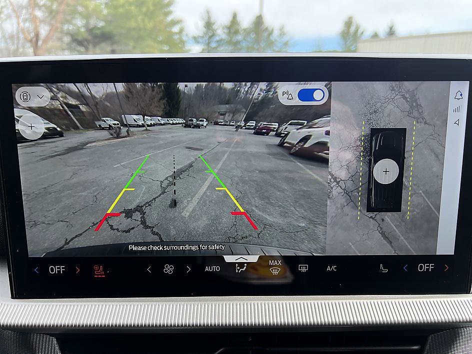 Used 2025 Ford Explorer ST-Line w/ Premium Package image 14