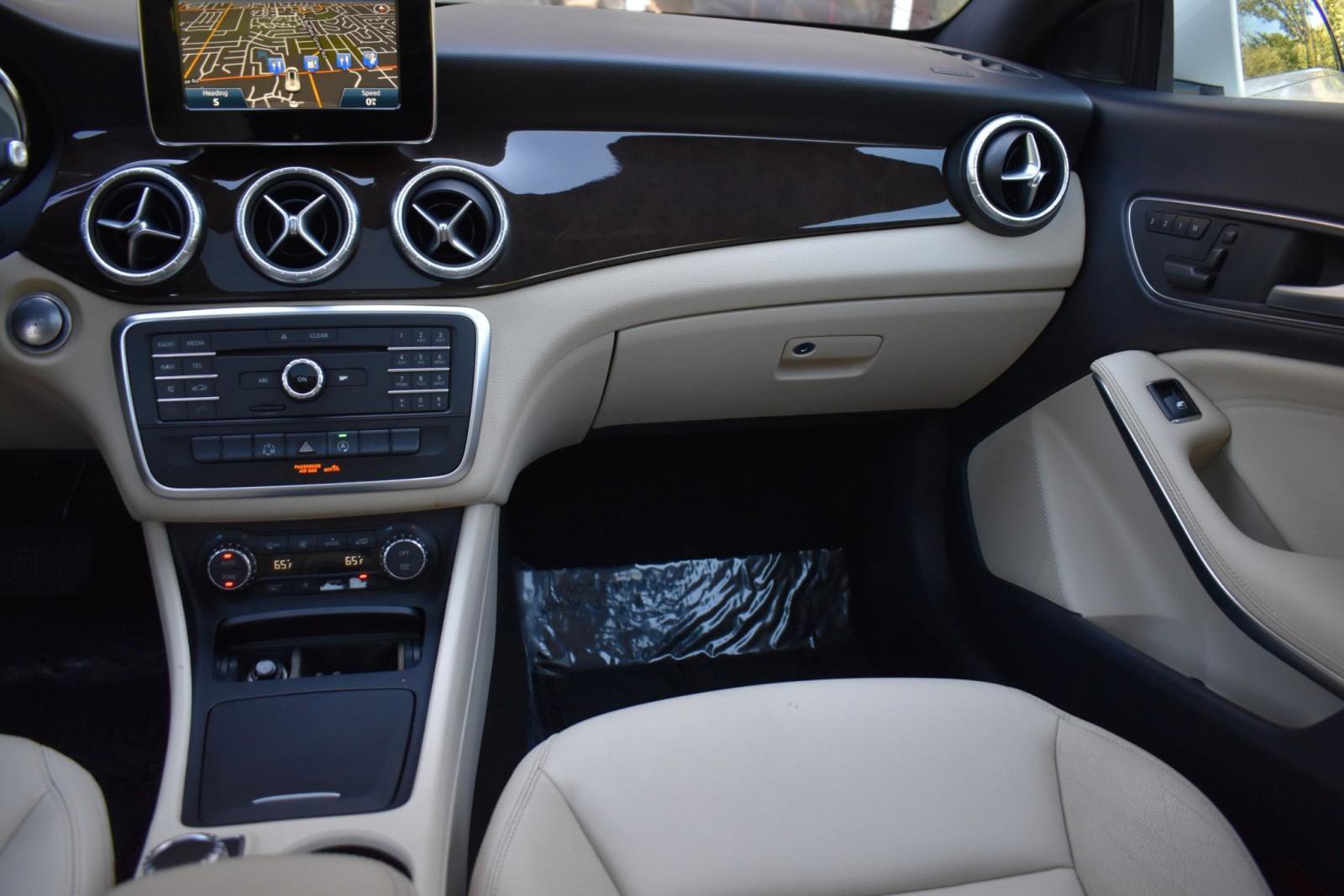 Used 2015 Mercedes-Benz CLA 250 image 16