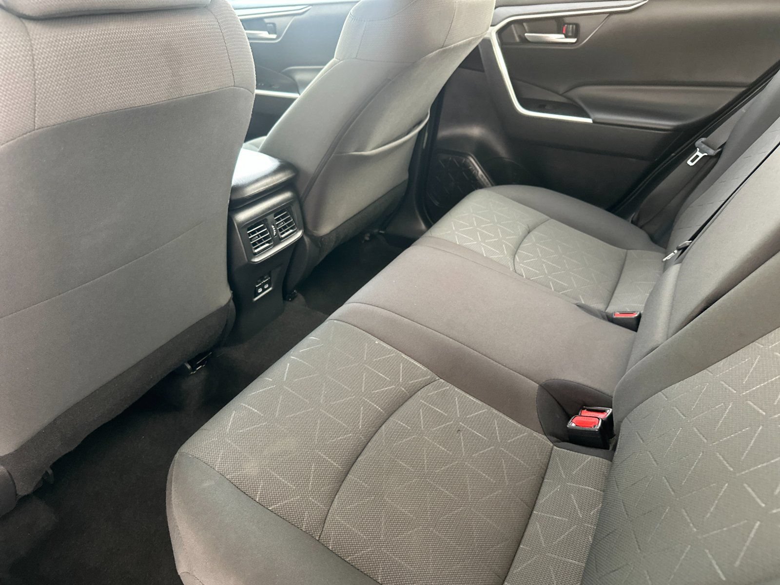 Used 2024 Toyota RAV4 XLE FWD image 10