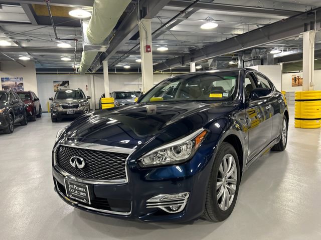 Used 2019 INFINITI Q70 Luxe w/ Proactive Package image 5
