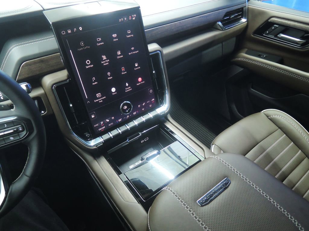 Used 2025 GMC Yukon Denali Ultimate AWD/4WD image 19