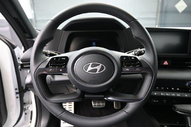 New 2026 Hyundai Elantra SEL Sport FWD image 23