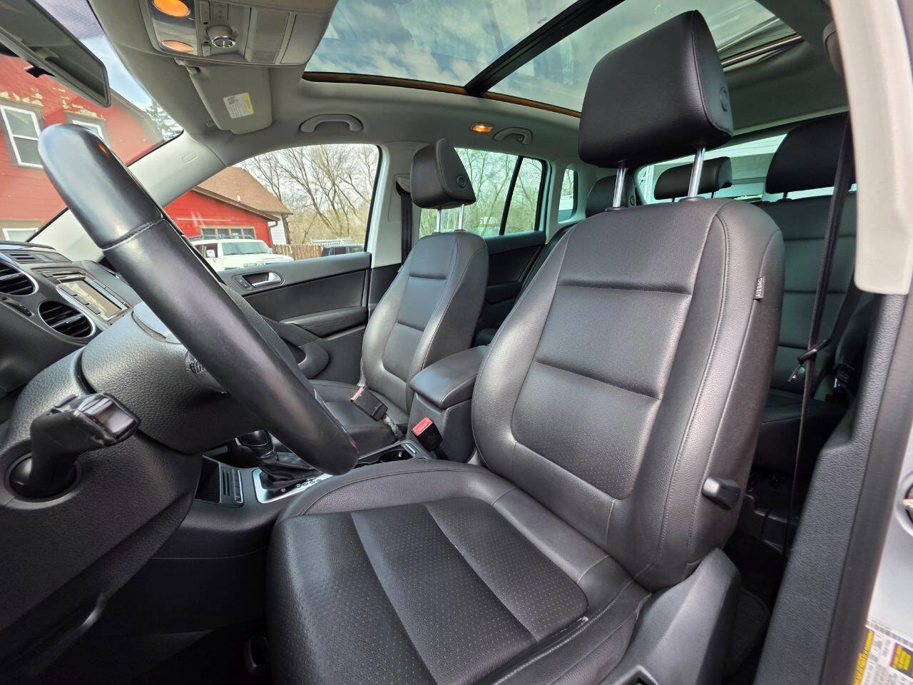 Used 2012 Volkswagen Tiguan SE FWD image 8