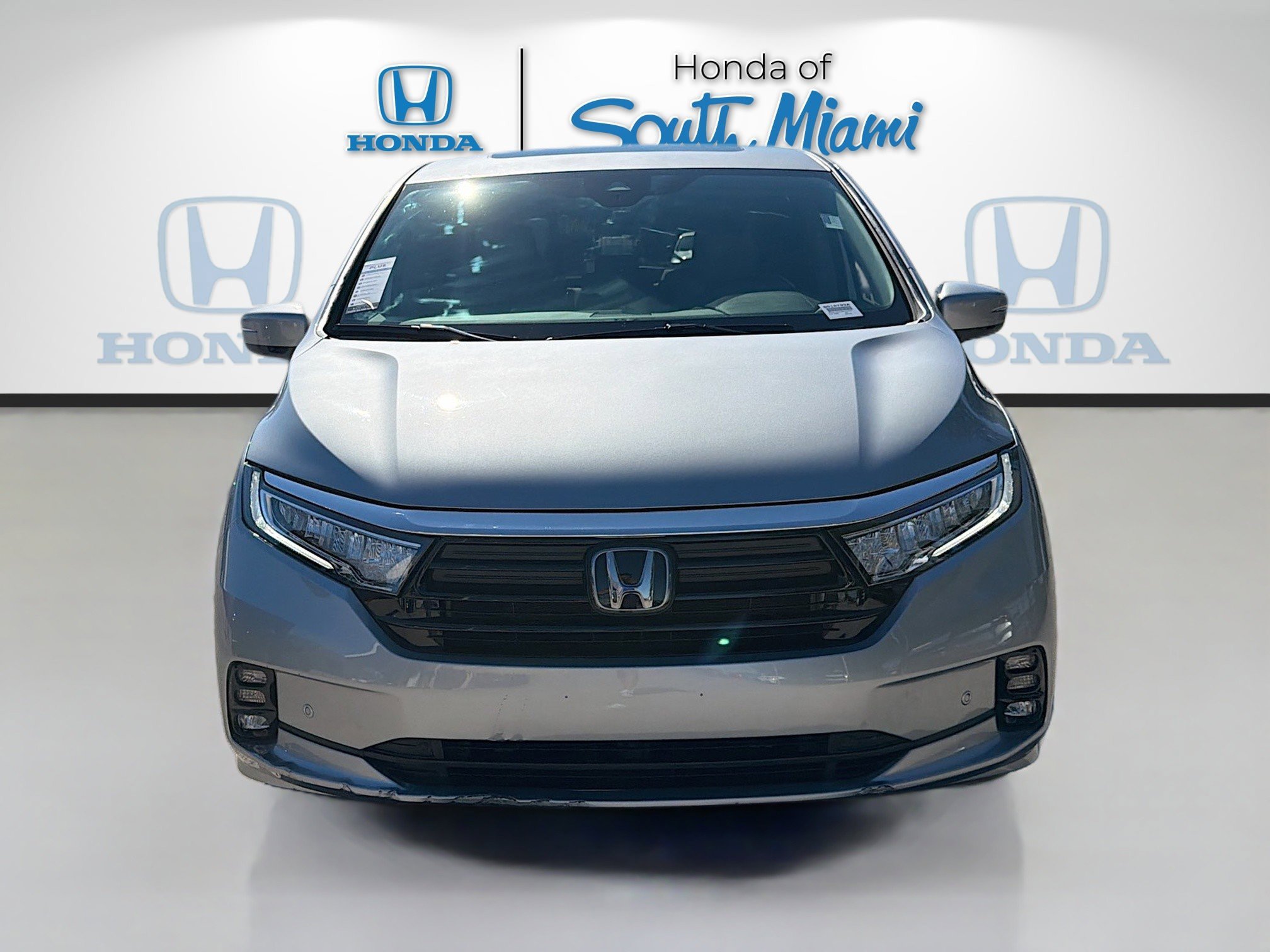 Used 2023 Honda Odyssey Elite image 2