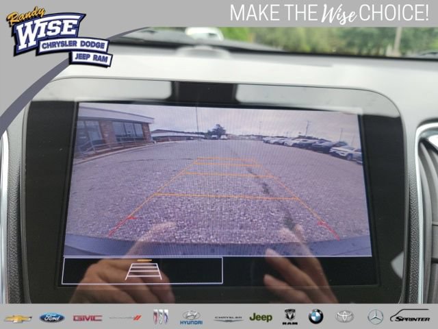 Used 2021 Chevrolet Malibu LT FWD image 13
