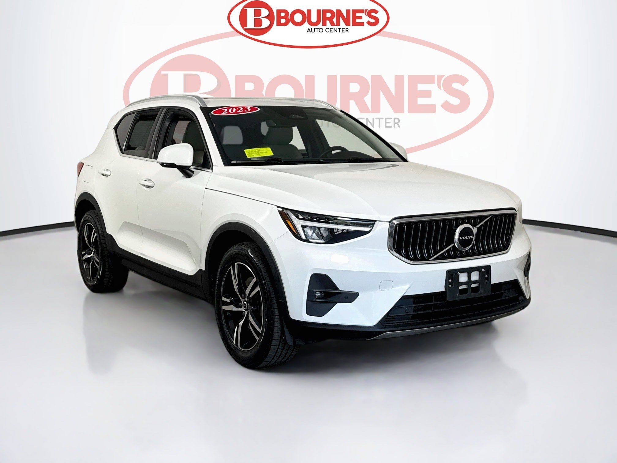 Used 2023 Volvo XC40 B5 Plus