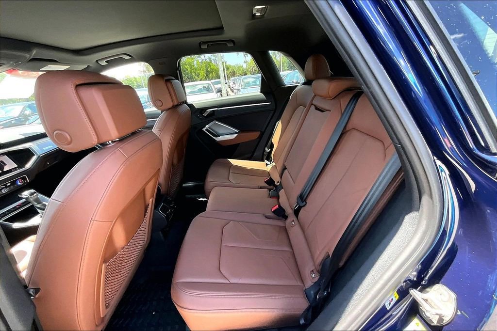 Certified 2025 Audi Q3 2.0T Premium Plus w/ Premium Plus Package AWD/4WD image 17