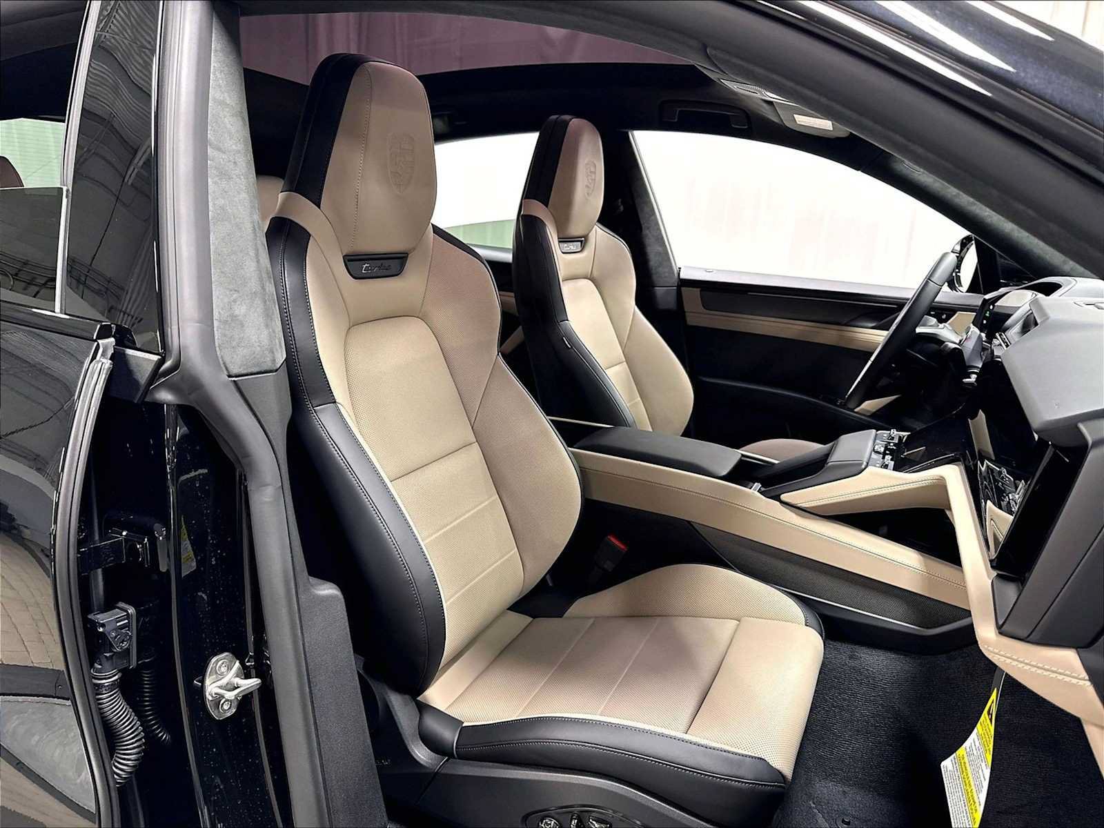 New 2026 Porsche Cayenne Turbo AWD/4WD image 29