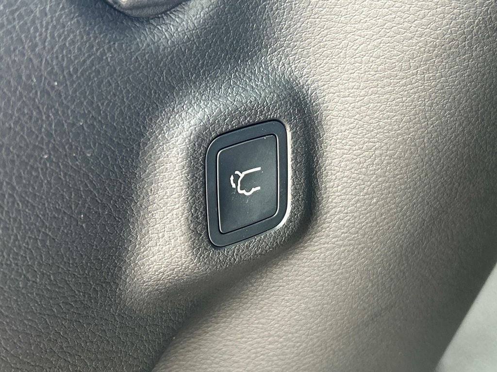 Certified 2026 Jeep Compass Limited AWD/4WD image 12