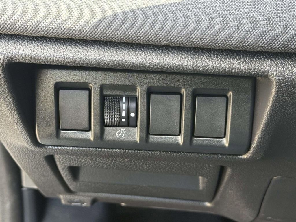 Used 2024 Subaru Outback Premium AWD/4WD image 25
