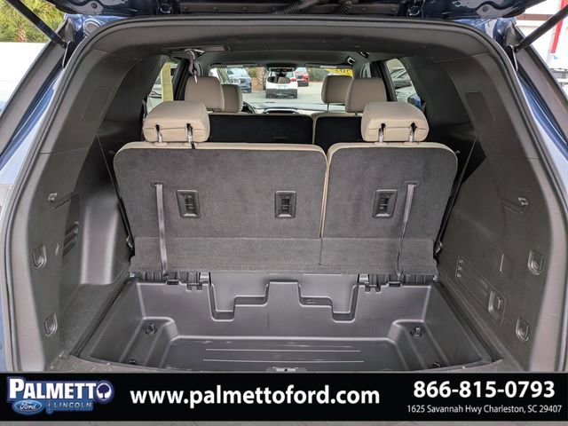Used 2023 Chevrolet Traverse LS FWD image 13