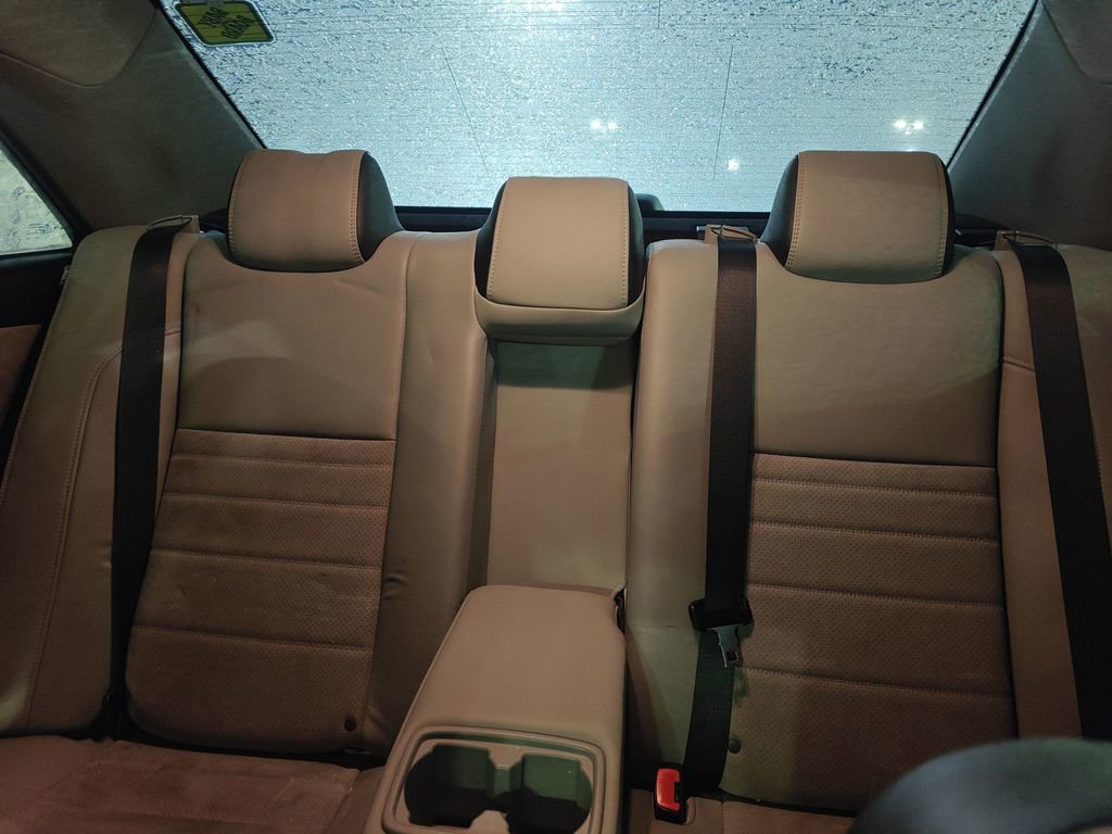 Used 2016 Toyota Camry XSE image 10