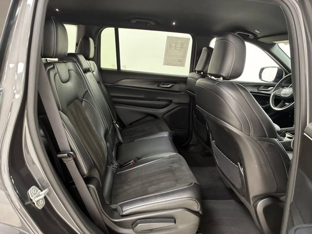 Used 2023 Jeep Grand Cherokee L Laredo AWD/4WD image 16