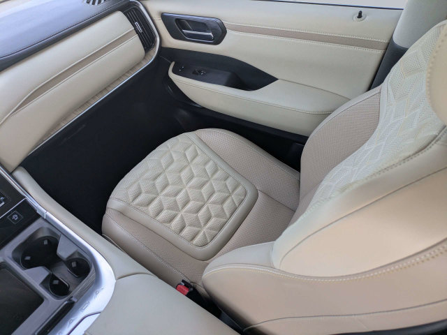 Used 2025 Nissan Armada Platinum w/ Convenience Package RWD image 18