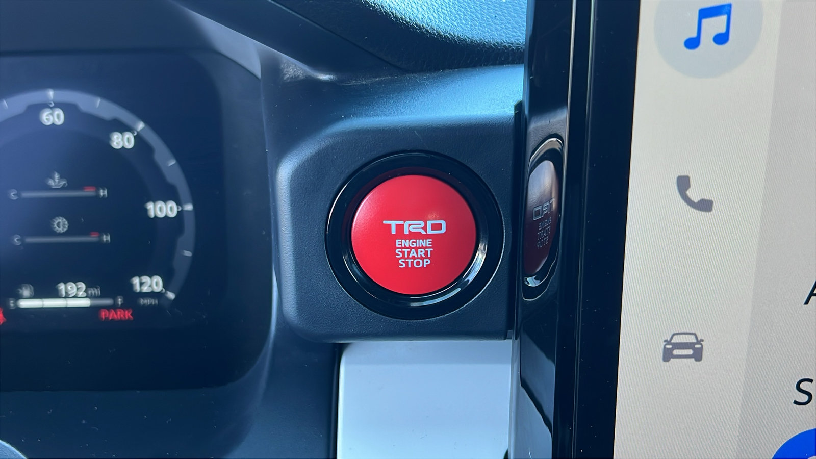 Used 2024 Toyota Tacoma TRD Off-Road AWD/4WD image 27