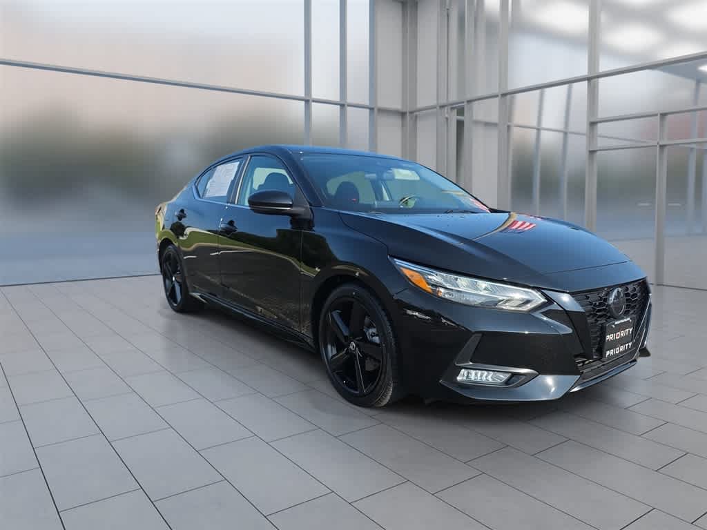 Used 2023 Nissan Sentra SR w/ Midnight Edition Package FWD image 3