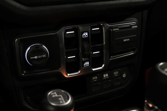 Used 2025 Jeep Gladiator Sport AWD/4WD image 39