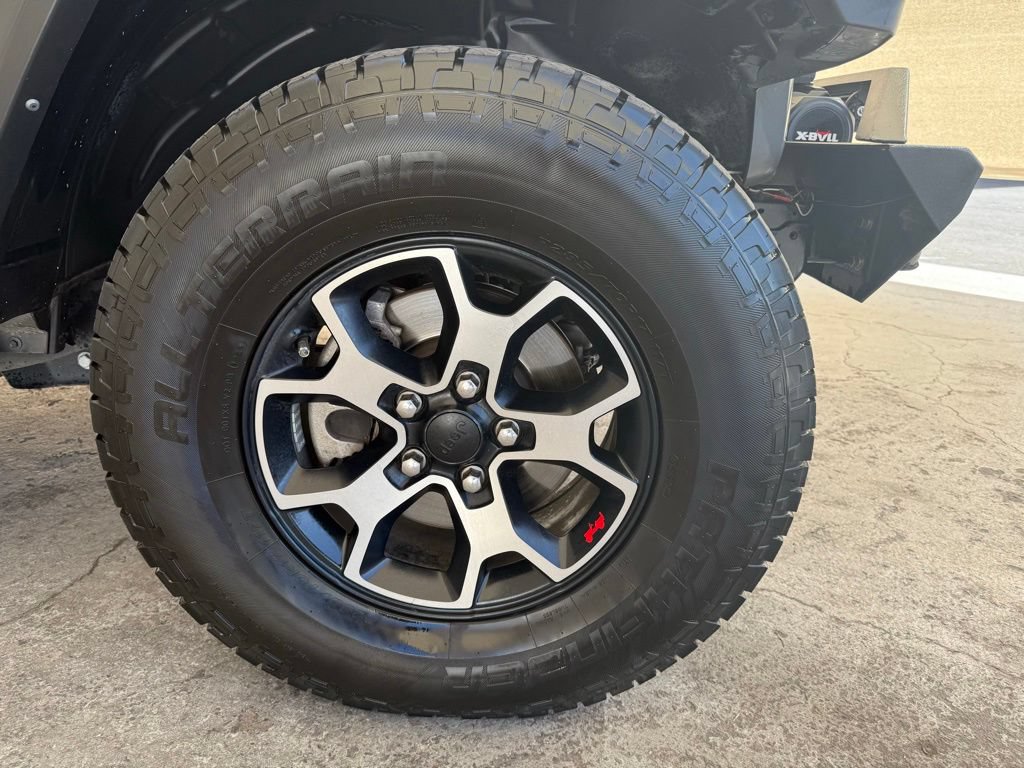 Used 2021 Jeep Wrangler Unlimited Rubicon AWD/4WD image 3