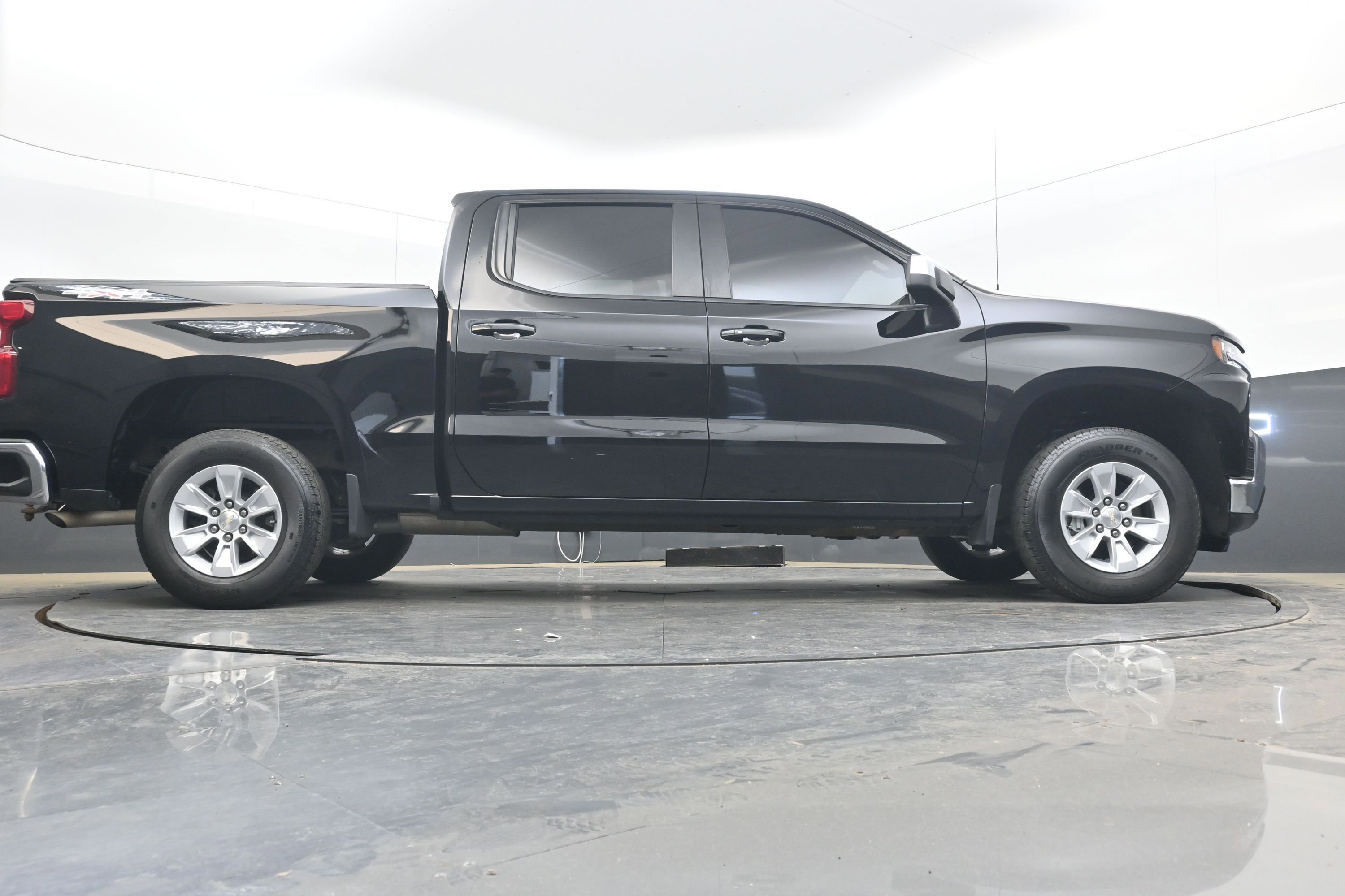 Used 2022 Chevrolet Silverado 1500 LT AWD/4WD image 27