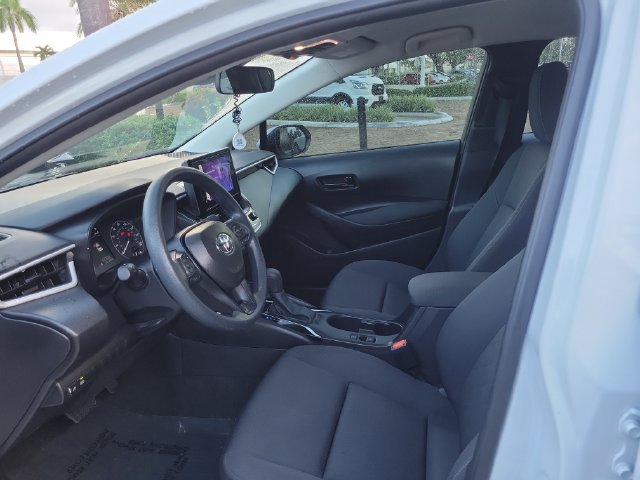 Used 2025 Toyota Corolla LE FWD image 14