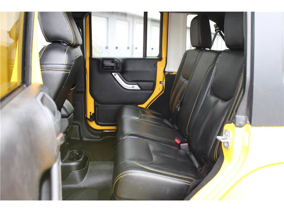 Used 2015 Jeep Wrangler Unlimited Sahara w/ Connectivity Group image 11