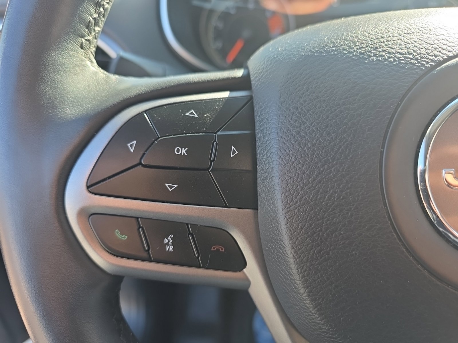 Used 2019 Jeep Cherokee Limited FWD image 18