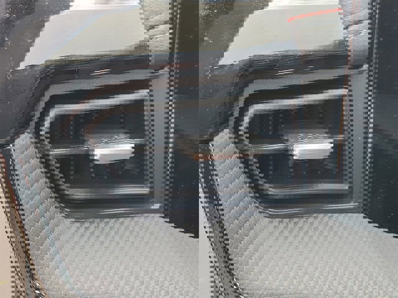 Used 2025 Nissan Kicks SR image 31