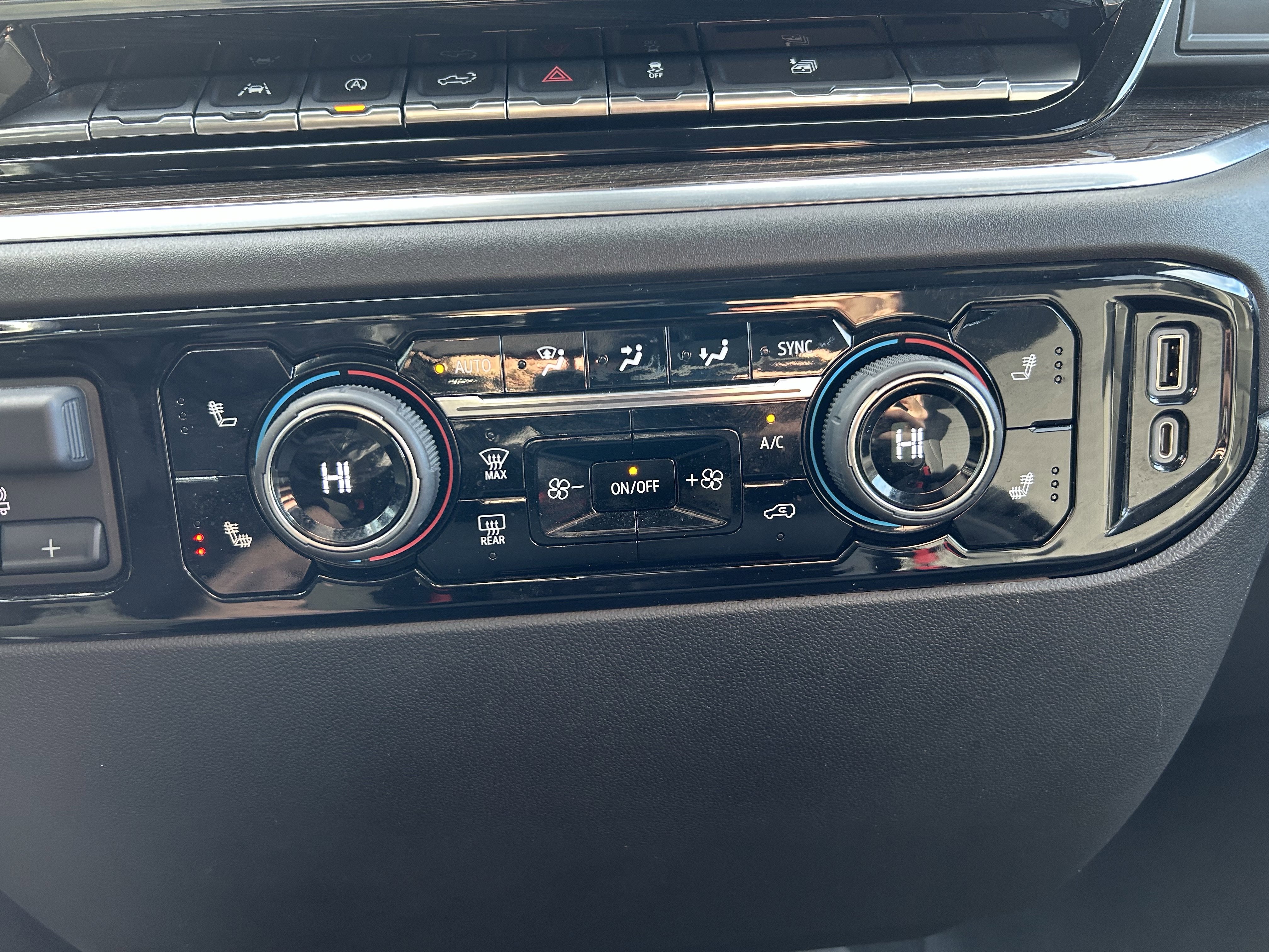 Used 2022 Chevrolet Silverado 1500 LT image 14