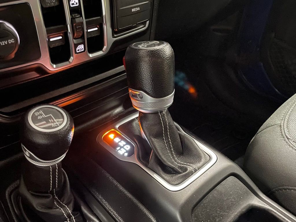 Used 2018 Jeep Wrangler Unlimited Sahara image 20