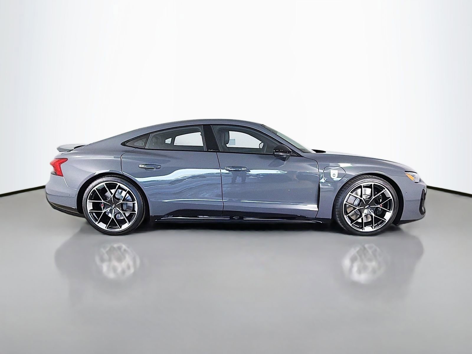 New 2026 Audi RS e-tron GT performance AWD/4WD image 8