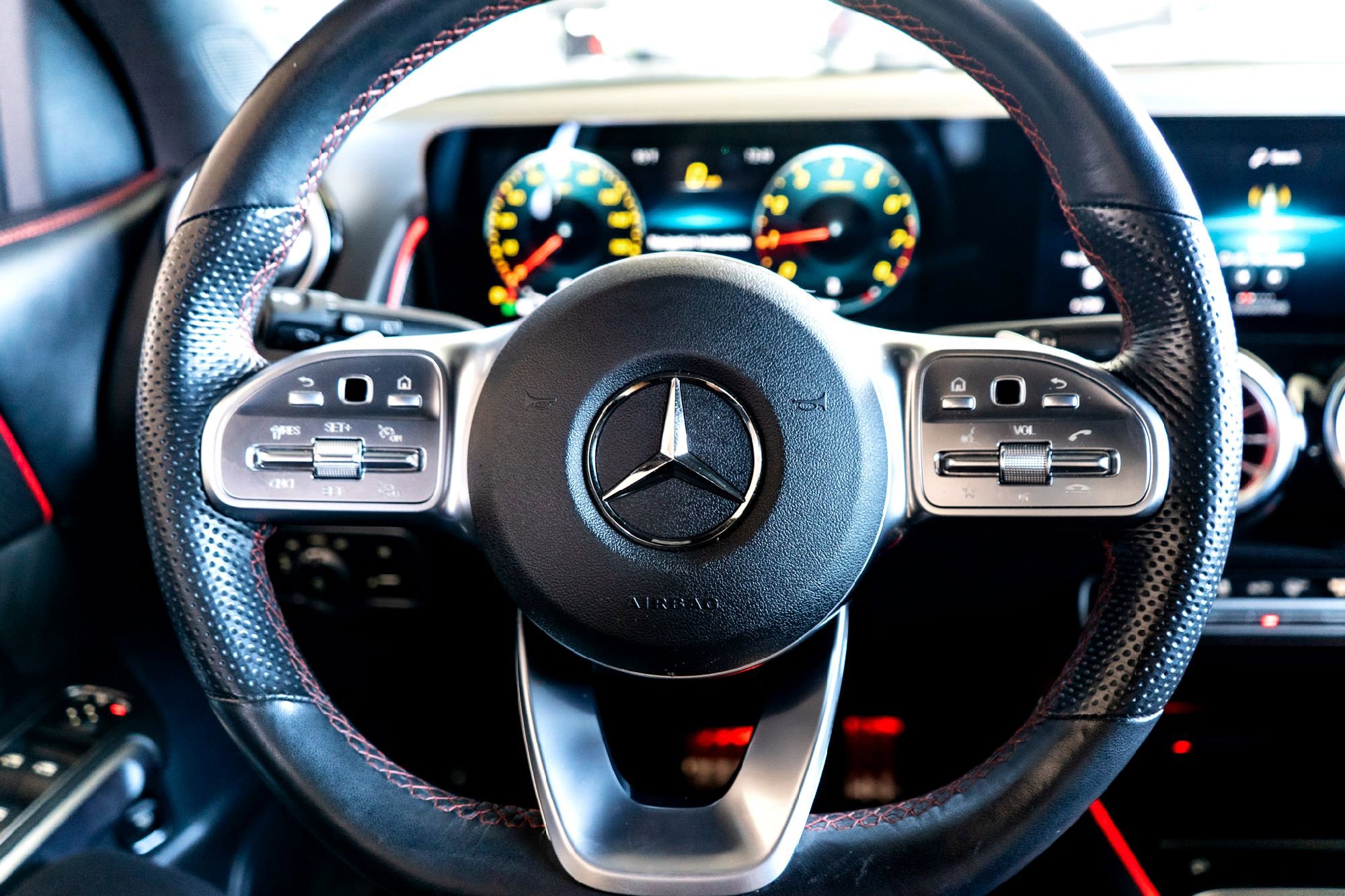 Certified 2022 Mercedes-Benz GLB 35 AMG 4MATIC image 22