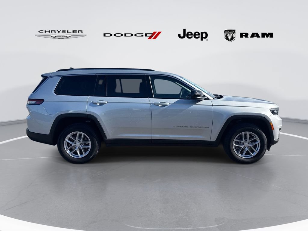 Used 2023 Jeep Grand Cherokee L Laredo AWD/4WD image 2